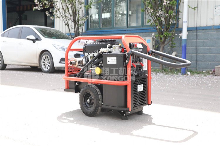 雙(shuāng)回路液壓(ya)動力站 (2).jpg 雙(shuang)回路液壓(ya)動力站 (2).jpg