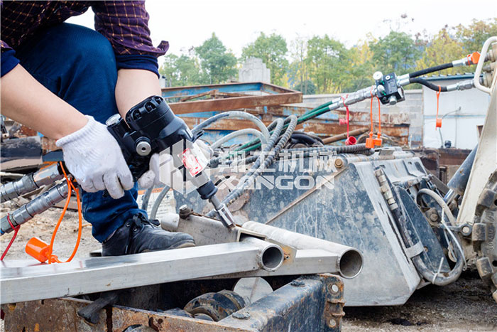 液(yè)壓沖擊(ji)扳手